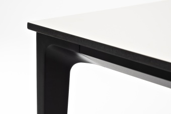 "Малага" обеденный стол из HPL 90х90см, цвет молочный, каркас черный