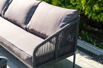 "Канны" диван 3-местный плетеный из роупа, каркас алюминий темно-серый (RAL7024) шагрень, роуп темно-серый круглый, ткань Savana grafit